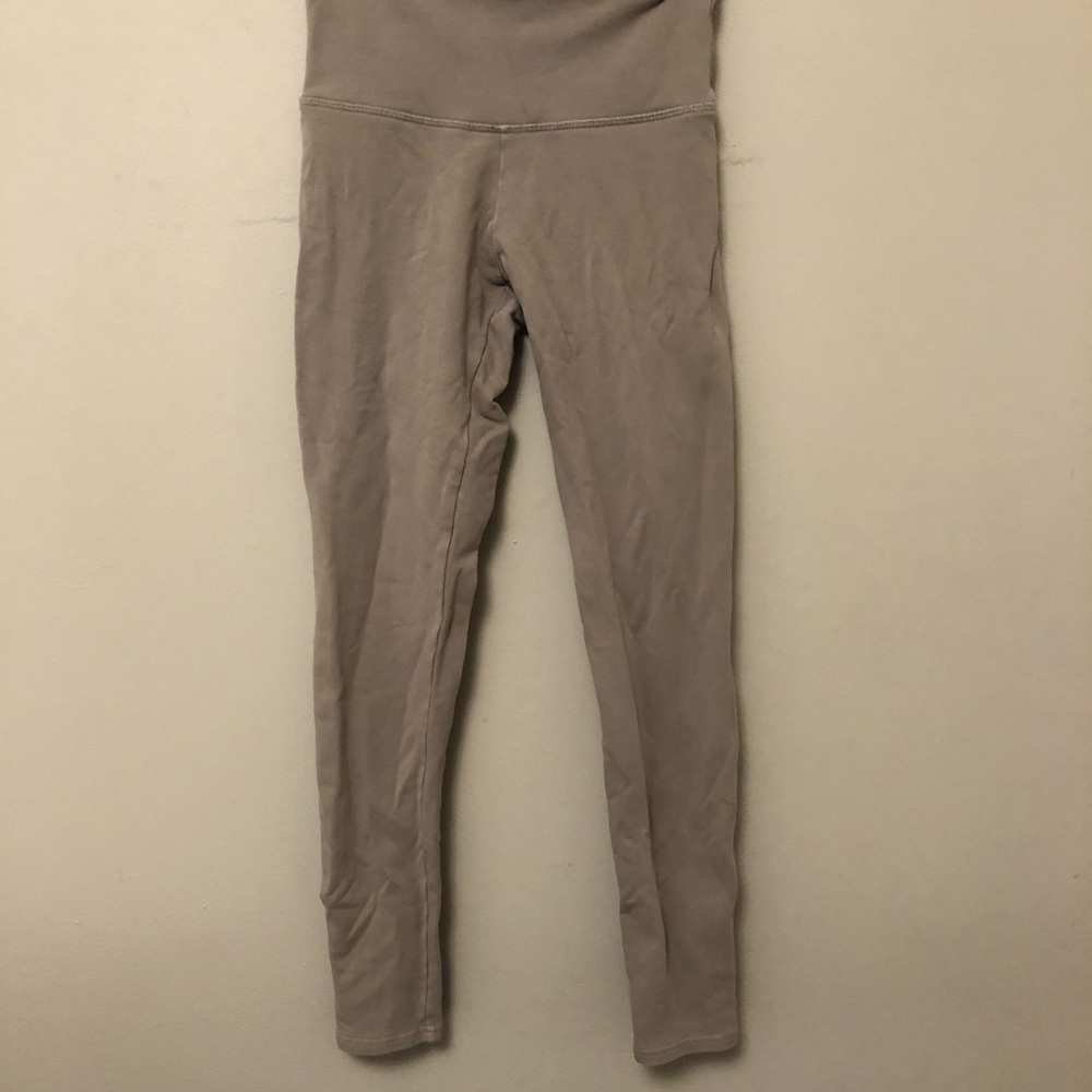 TNA leggings xs in taupe color BNWOT